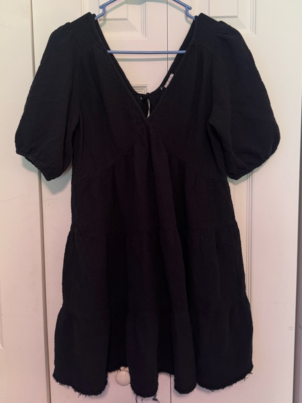 Aerie crinkle gauzy V-Neck Puff Sleeve Dress, so soft and comfy. Size medium
